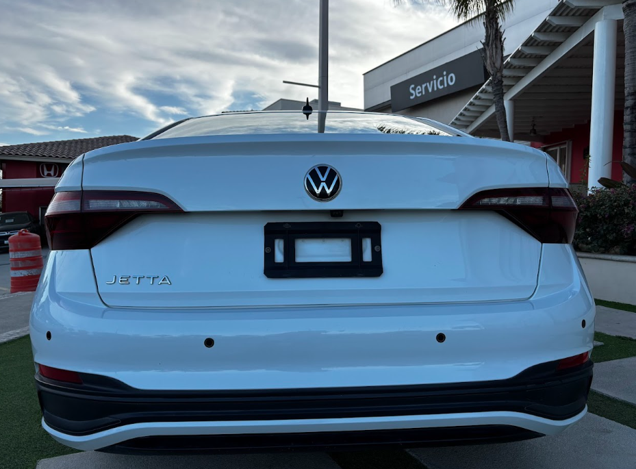 Volkswagen JETTA Lateral derecho 8